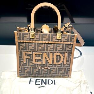 BRAND NEW NEVER WORN Fendi Sunshine Small Tote!